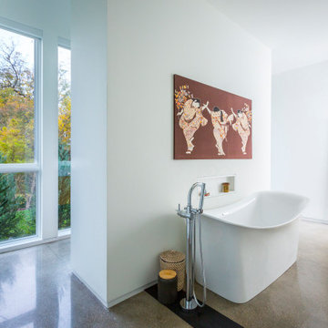 Dogtrot bathroom