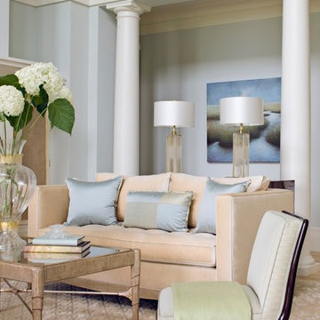 Luxurious Oceanside Home in Colors of Water