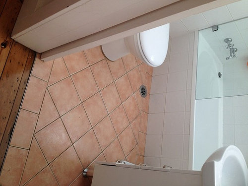 What Floor Tiles Best For A Very Small Bathroom