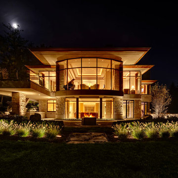 Lakeside Home Integrated with Luxury Technology