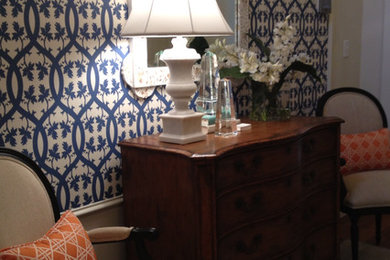 Elegant entryway photo in Louisville