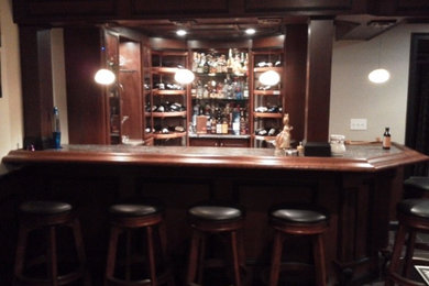 Elegant home bar photo in Cleveland