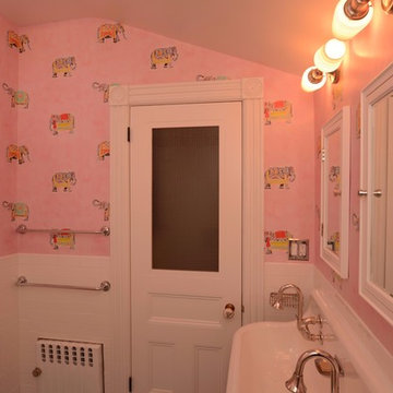 Pink Wallpaper Bathroom