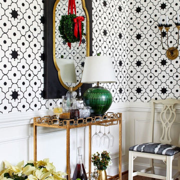Stunning Traditional Holiday Decor With A Twist