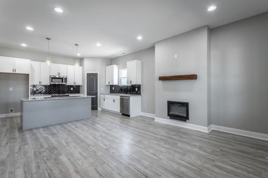 Example of a mid-sized arts and crafts living room design in Nashville