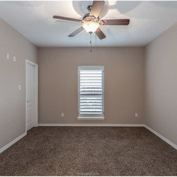 800 Bethpage Ct - Products