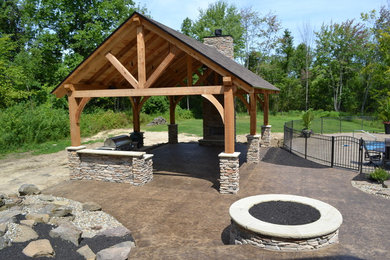 Example of a patio design in Cleveland