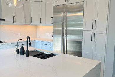 Elegant kitchen photo in Toronto