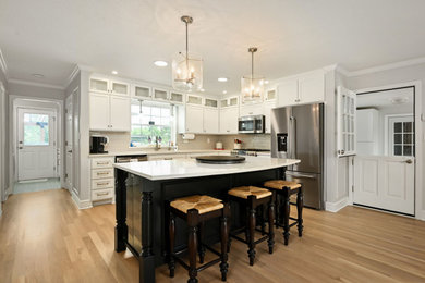 Kitchen - transitional kitchen idea in Kansas City
