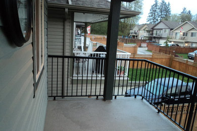 Inspiration for a tropical deck remodel in Vancouver