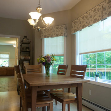 Dining room is dazzling.