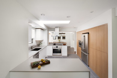 Inspiration for a modern kitchen remodel in New York