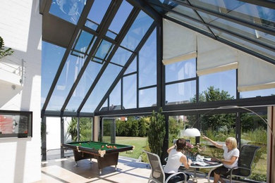 This is an example of a contemporary conservatory in Dresden.