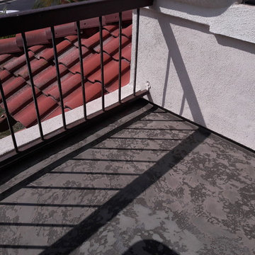 Balcony deck