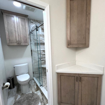 Cozy Bathroom & Laundry Room
