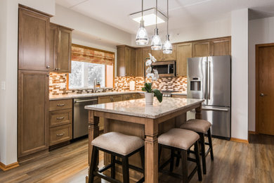 Example of an arts and crafts kitchen design in Chicago