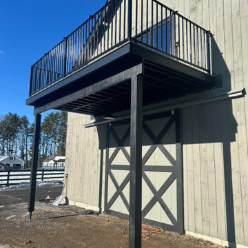 Custom Barn Deck & Balcony