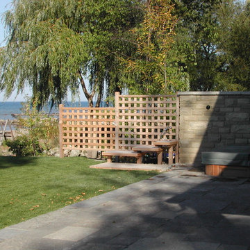 Foot wash, privacy screen & sunken hot tub
