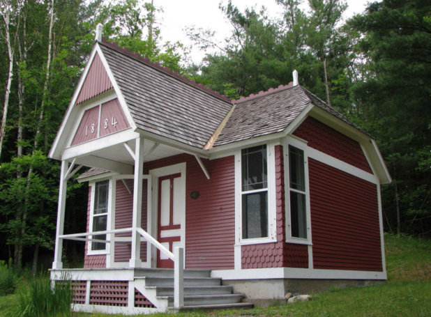 File:Little Red of the Adirondack Cottage Sanitorium.jpg