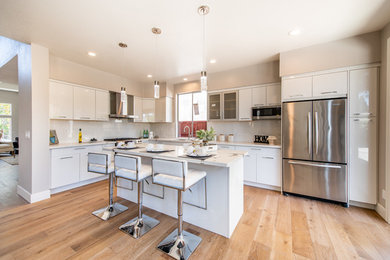 Example of a classic kitchen design in San Francisco