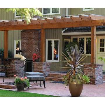 Fantastic Patio with Outdoor Kitchen and Dining Area Bellevue, WA
