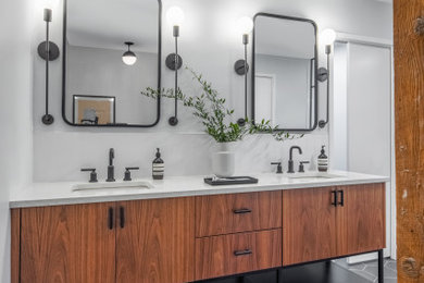 Inspiration for an industrial bathroom remodel in Chicago