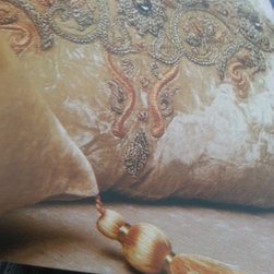 DeeDecors Exclusive Linen Collection - Products