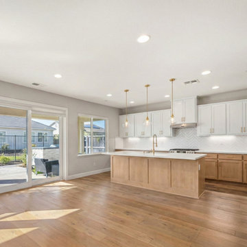 Warm Oak & White Contemporary Kitchen