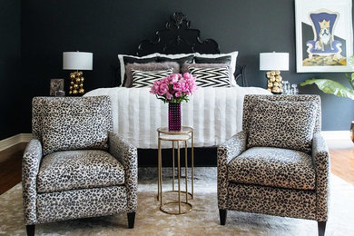 Eclectic home design photo in Chicago