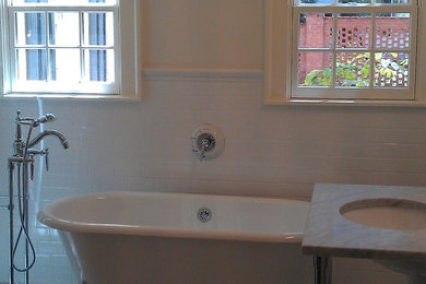 Example of a classic bathroom design in Austin