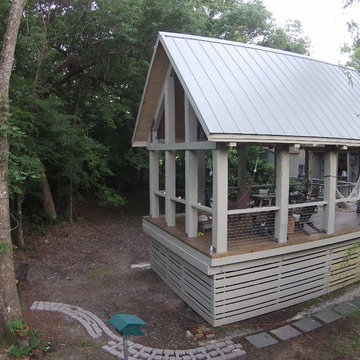 Detached covered rear porch