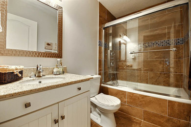 Example of a transitional bathroom design in Ottawa