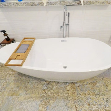 BARRIER-FREE MASTER BATHROOM