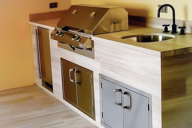 Kitchen - mid-sized contemporary kitchen idea in Jacksonville
