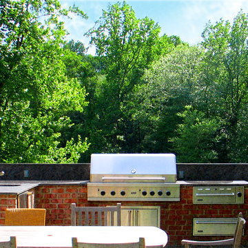 Outdoor Kitchens and Grilling Areas
