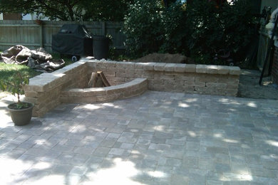 Design ideas for a traditional landscaping in Omaha.
