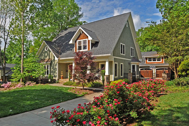 Inspiration for an arts and crafts home design in Charlotte.