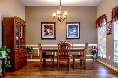 Dining room photo in Dallas
