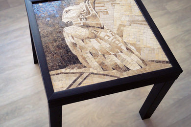 журнальный стол декорированный мраморной мозаикой