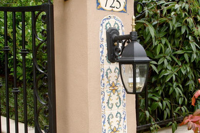 Example of a tuscan entryway design in San Francisco