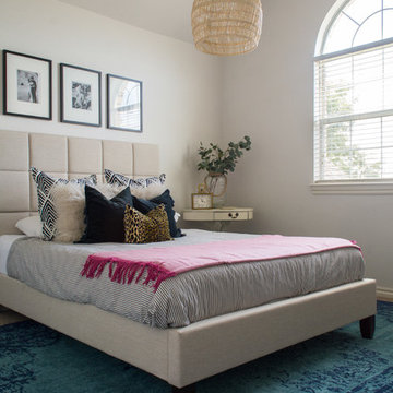 My Houzz: Layered Textiles and Backyard Views in Oklahoma
