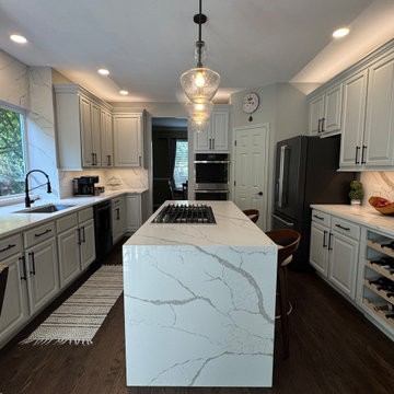Function Meets Style: A Kitchen Designed for Living & Entertaining