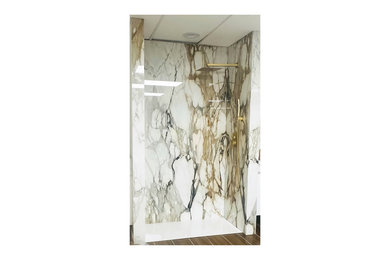 Inspiration for a modern bathroom remodel in Charleston