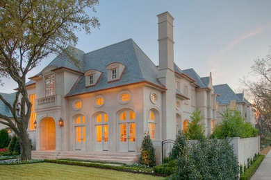 Example of a classic exterior home design in Dallas