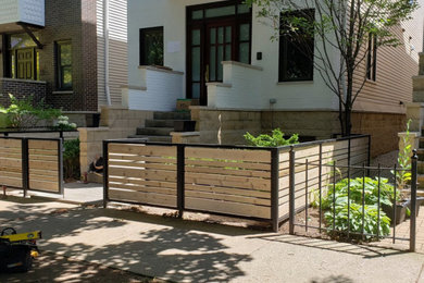Minimalist patio photo in Chicago