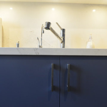 Closed Kitchen@Kerrisdale