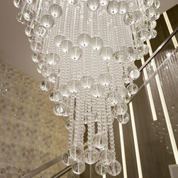 Priv&eacute; Model Unit - Chandeliers