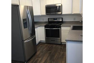 Transitional home design photo in Grand Rapids