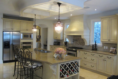 Elegant kitchen photo in Toronto