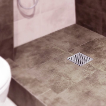 Modern Shower using central located drain